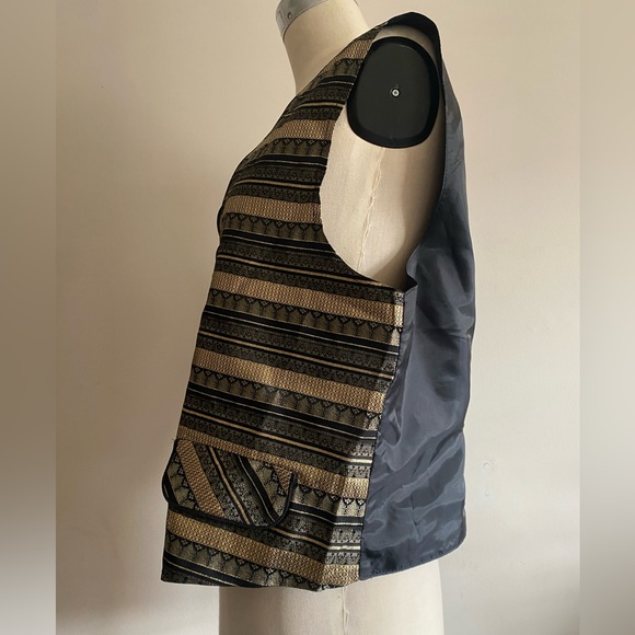 Black and gold vest - Picture 6 of 9